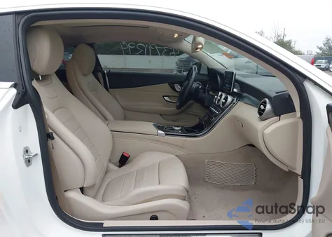 2017 Mercedes-Benz C 300 4Matic z USA, uszkodzony, nr VIN WDDWJ4KB5HF329028